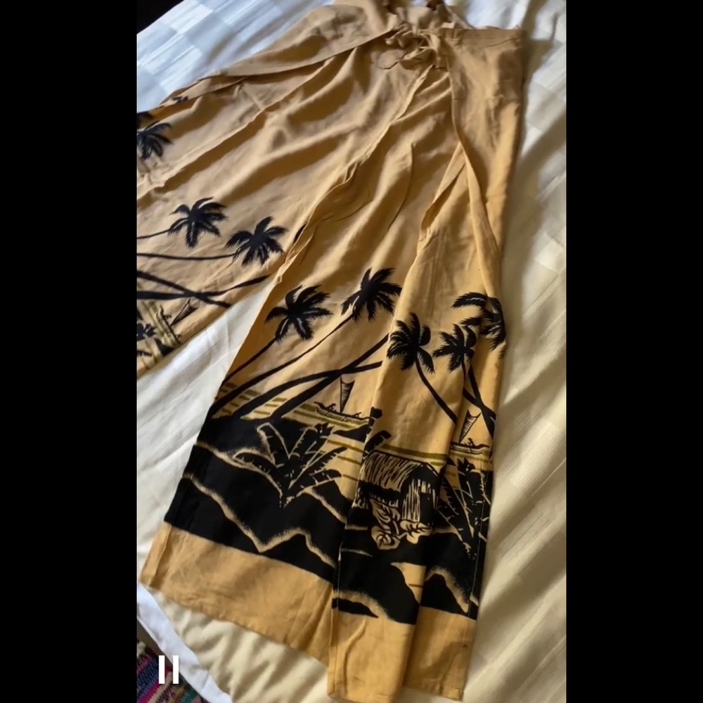 Beach style pants from India beige and black 🤩